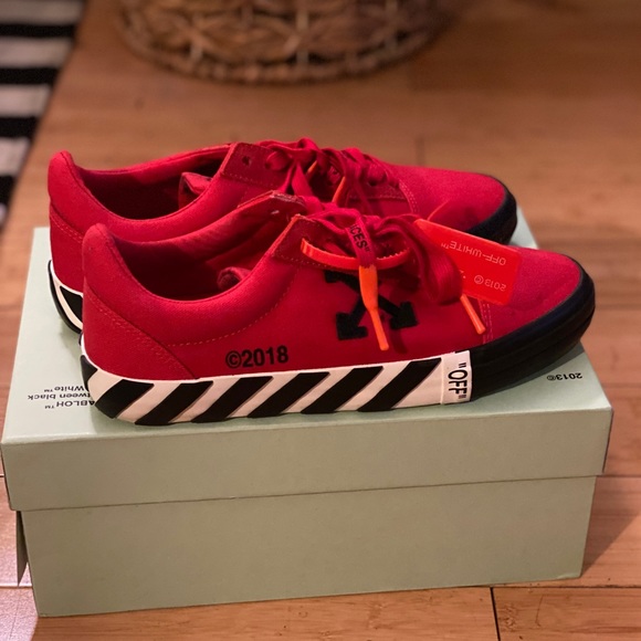 OFF-WHITE Vulc Low Red - Picture 2 of 8